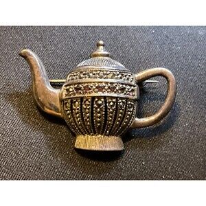 925 Sterling SilverMarcasite and Garnet Tea Pot Brooch/Pendant
